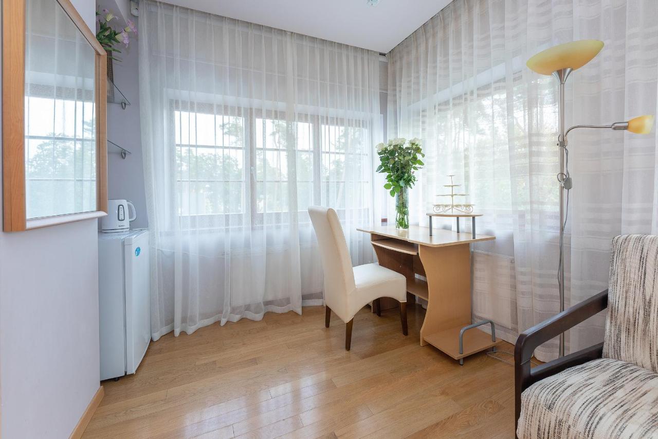 Room In Guest Room - Valensija - Large Suite Юрмала Экстерьер фото